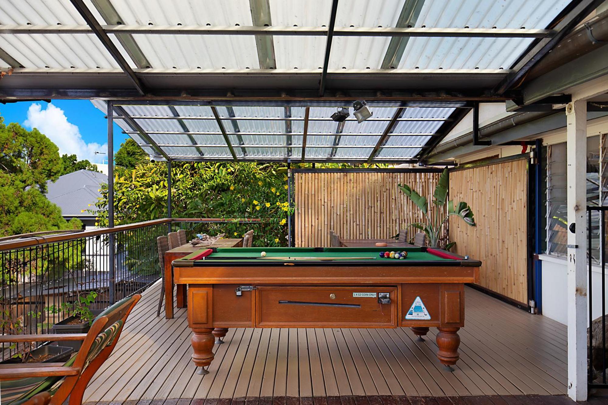Backpackers * Gladstone