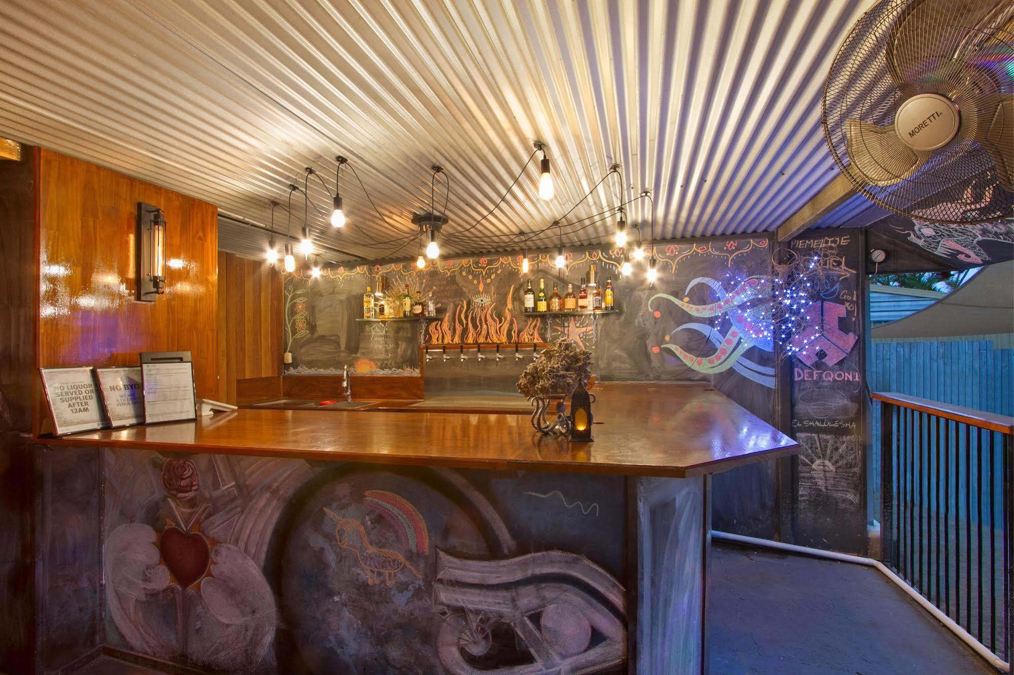 Backpackers Gladstone